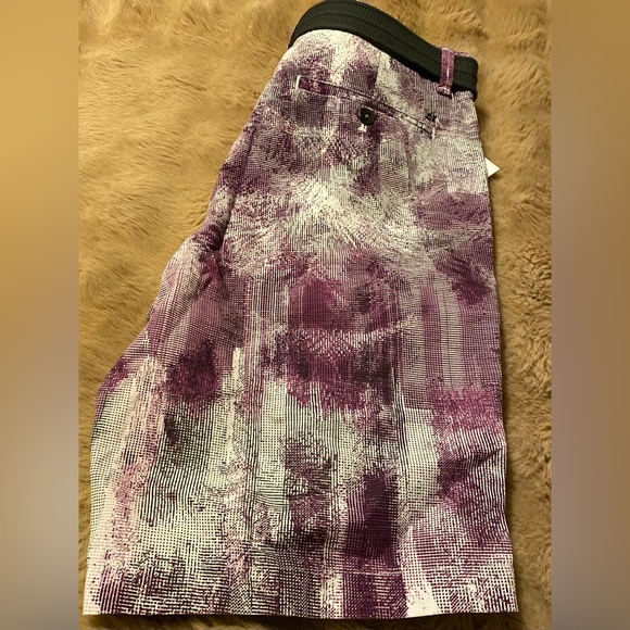 BNWT Size 32 Calvin Klein men’s shorts with belt - Picture 3 of 12